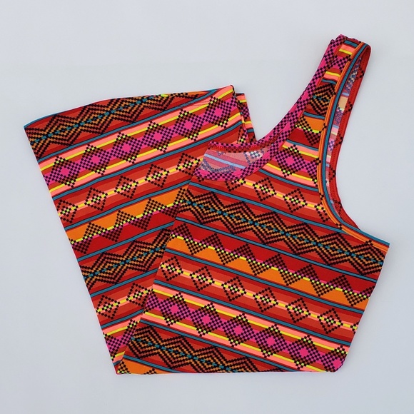 3/$15 No Boundaries Tank Top XXL - Picture 3 of 5